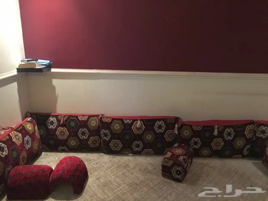 مكيف وتلفزيون ومجلس نظيف للبيع (image 1)