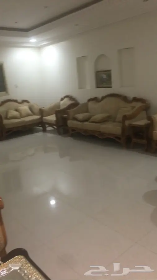 كنب كلاسيكي للبيع