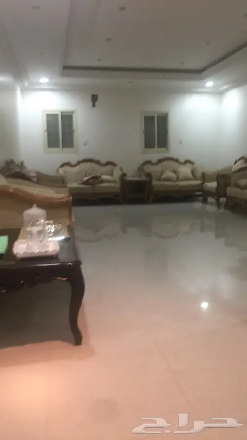 كنب كلاسيكي للبيع (image 1)