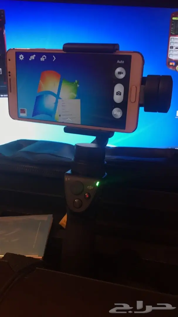 التصوير الاحترافي بدون اهتزاز DJI OSMO MOBILE (image 3)