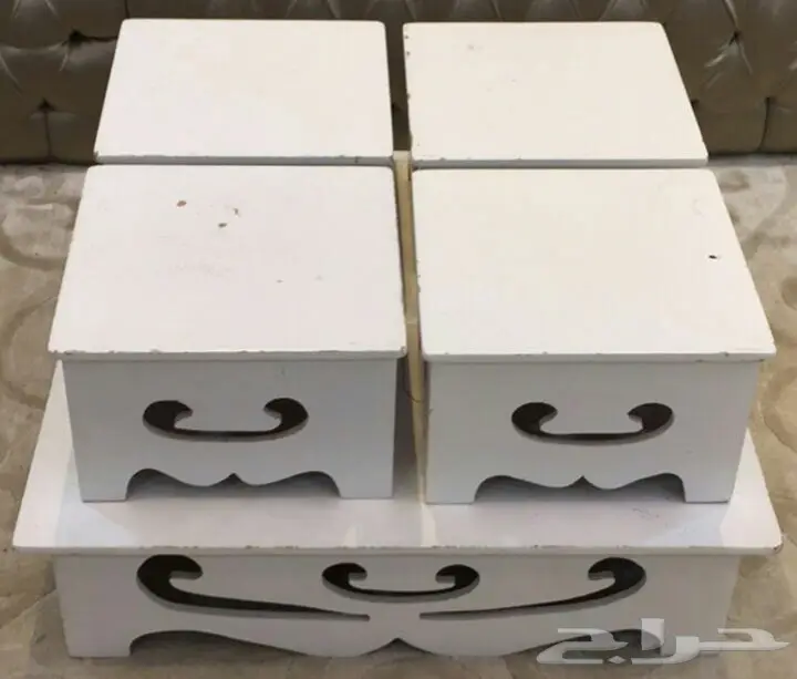 طاولات للبيع