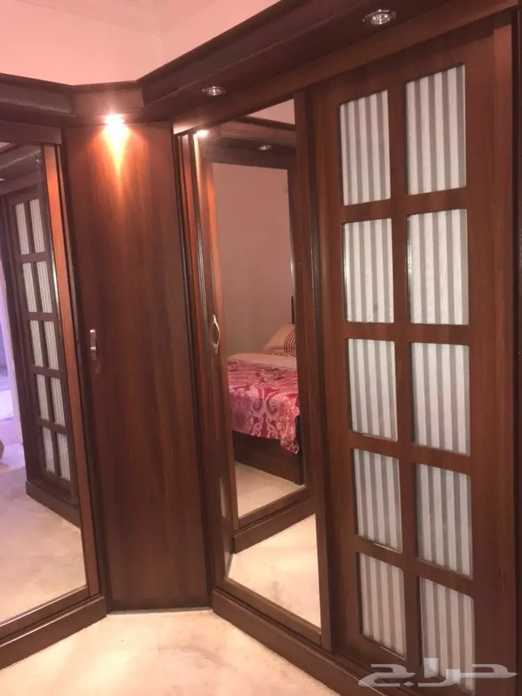 غرفة نوم ومكيفيين للبيع نظيفة جدا جدا  (image 2)