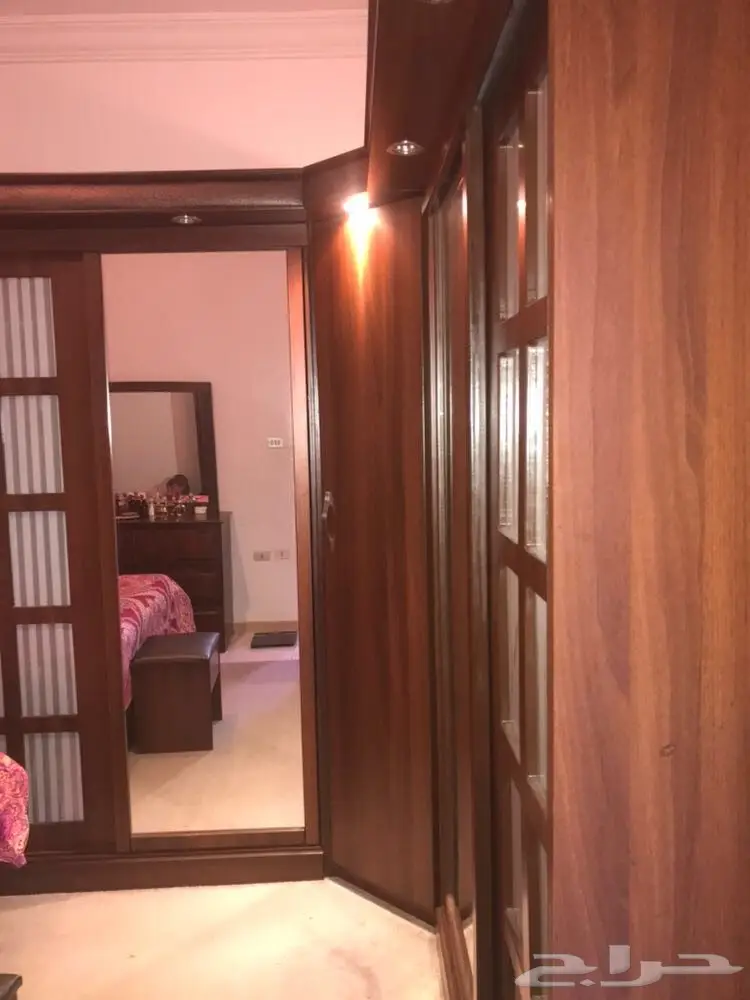 غرفة نوم ومكيفيين للبيع نظيفة جدا جدا  (image 6)