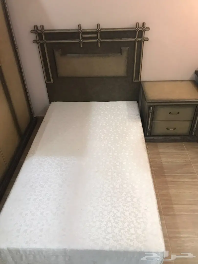 غرفة نوم أنيقة للبيع (image 2)