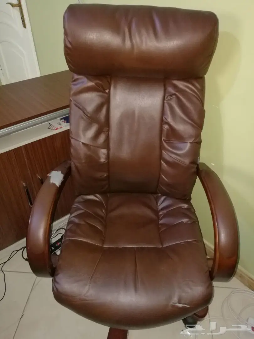 للبيع طقم مكتبي (مكتب - دولاب - كرسي) (image 5)