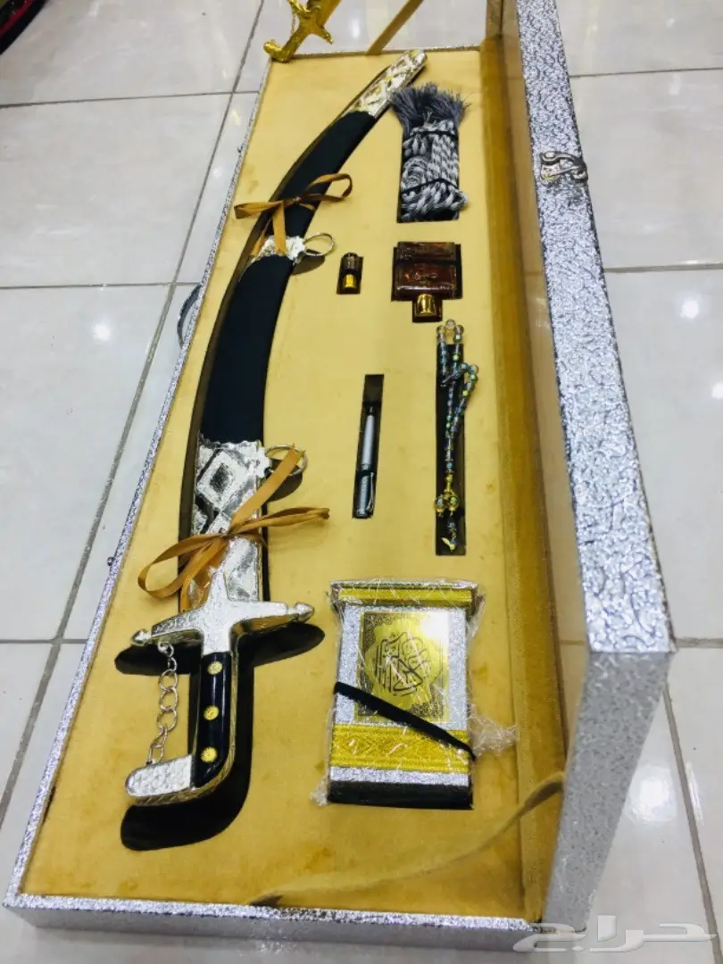 مزاد 50 د طقم هدية يجمل وقف عليك نصيبك شوف  (image 6)