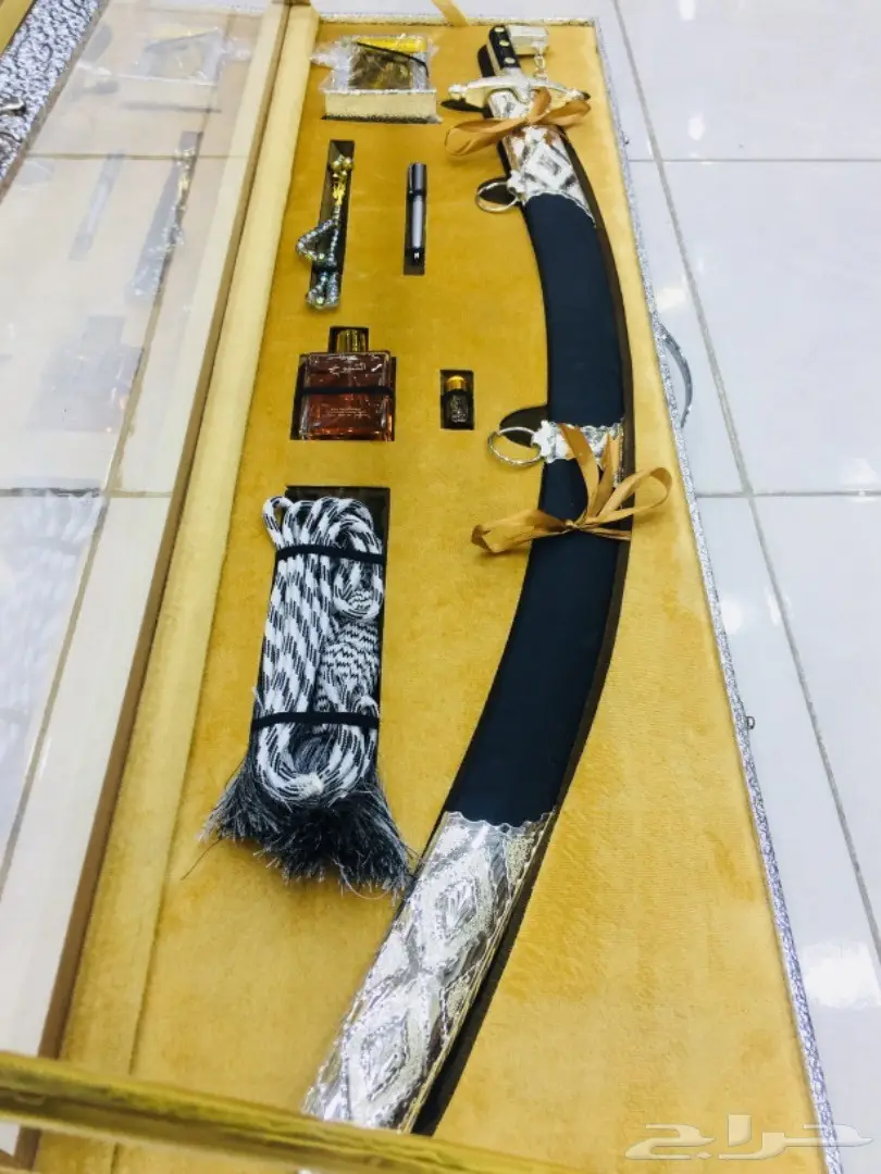 مزاد 50 د طقم هدية يجمل وقف عليك نصيبك شوف  (image 8)