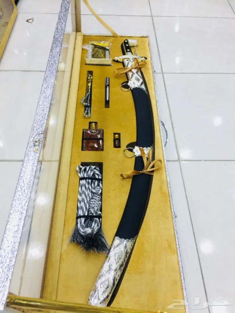 مزاد 50 د طقم هدية يجمل وقف عليك نصيبك شوف  (image 9)