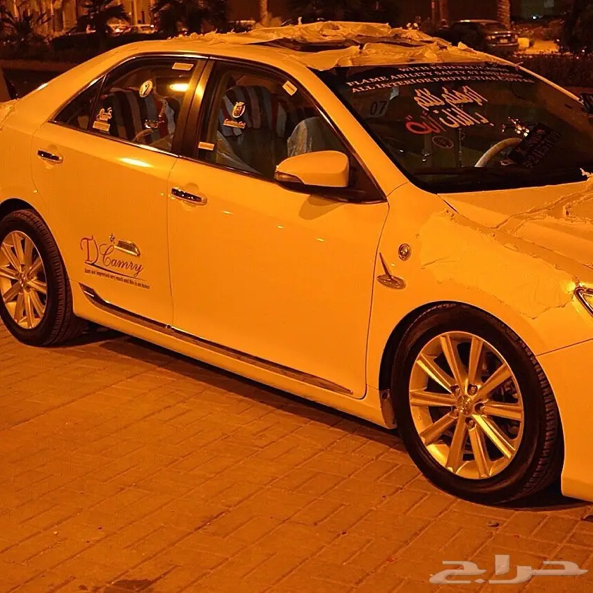 تباريز خمسه مسامير تركب على اغلب السيارات 