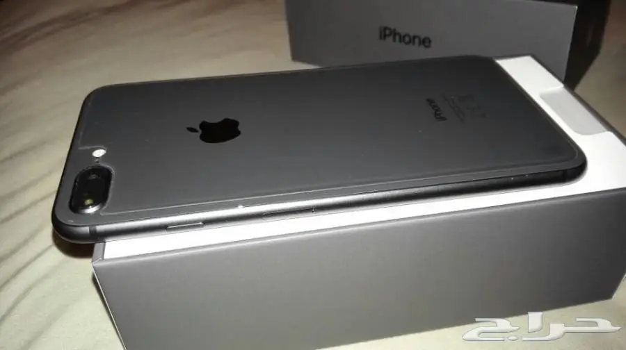 للبيع IPHONE 8 plus أسود نظيف جدا