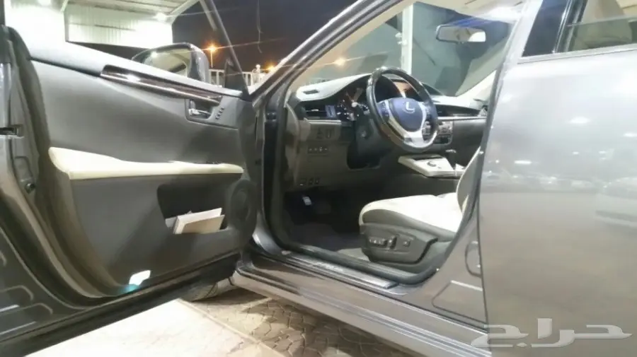 لكزس 350 ES مديل 2013 ممشى 99 الف كم  (image 17)