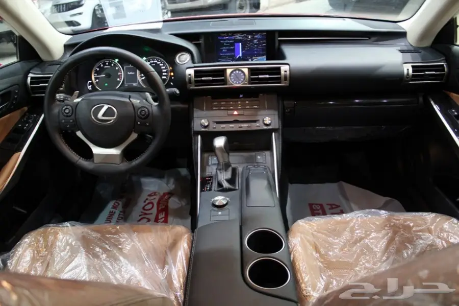 عرض خاص لكزس IS 350 موديل 2016  (image 10)