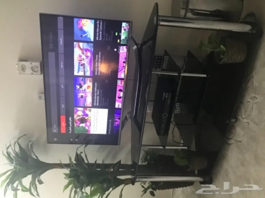 طاولة تلفزيون