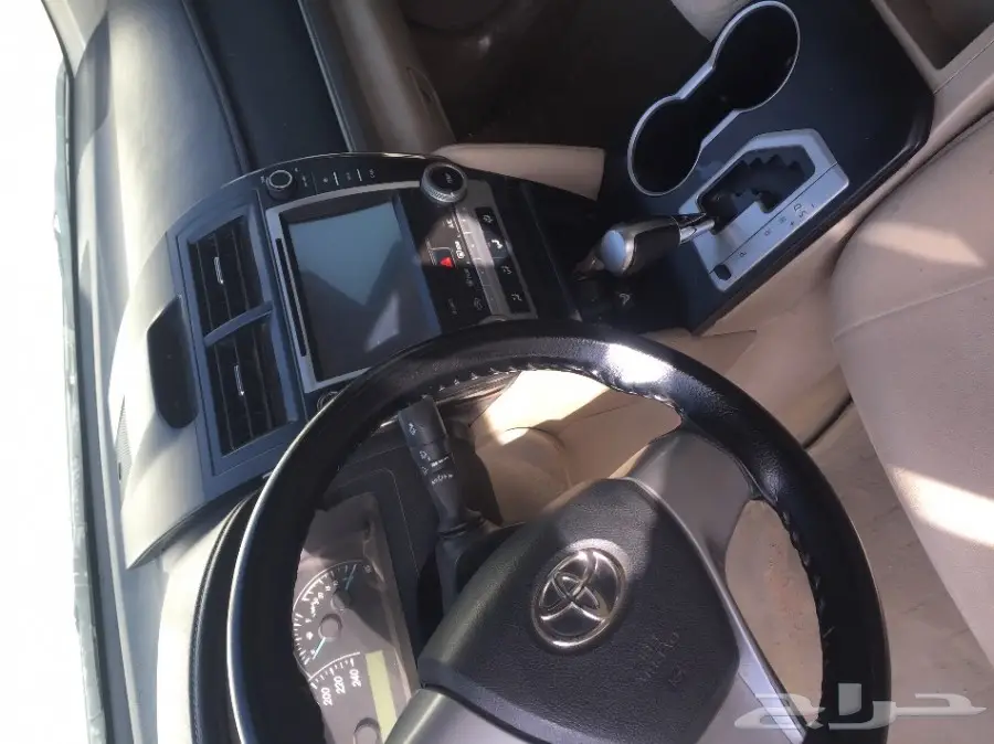 للبيع كامري 2012 لميتد (image 9)