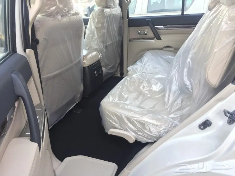 باجيرو 2017 سعودي 3.8 فل كامل علامات ذهبية (image 8)