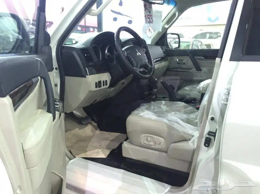 باجيرو 2017 سعودي 3.8 فل كامل علامات ذهبية (image 9)