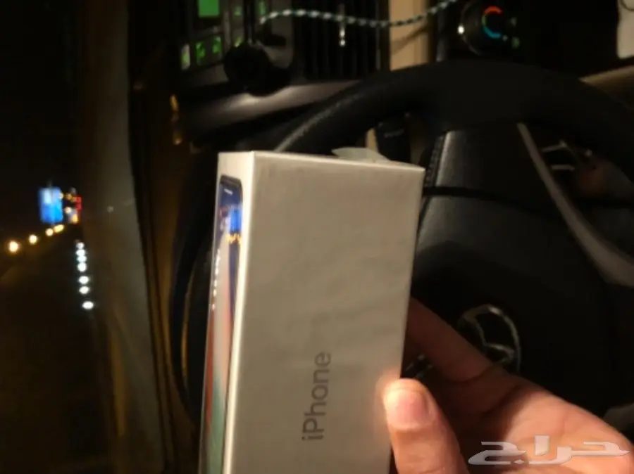 ايفون x ابيض مساحة 256 (image 1)