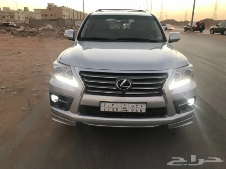 لكزس 2015 معدلة - حالة ممتازة!