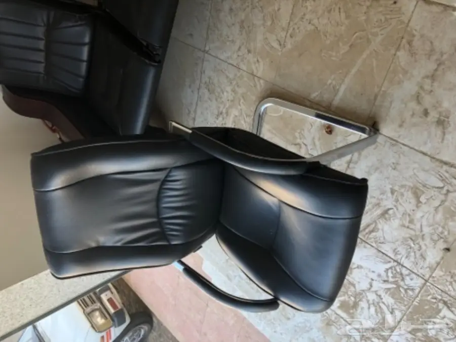 كرسي جلد فخم 