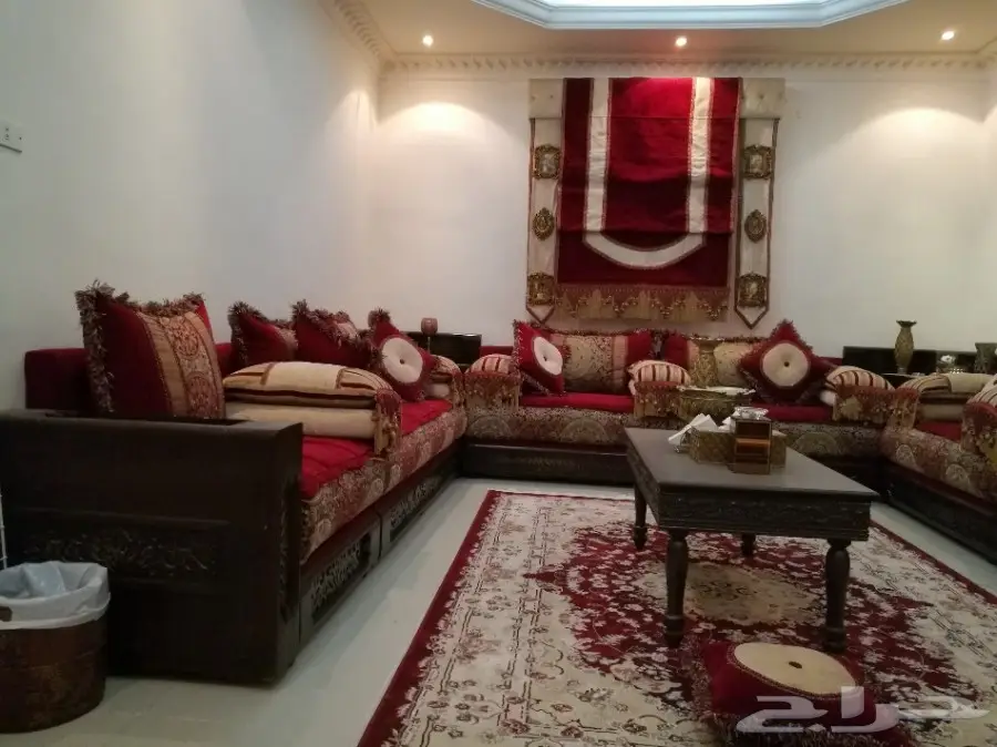 مجلس مغربي احمر عودي لونين احمر وبيج (image 2)