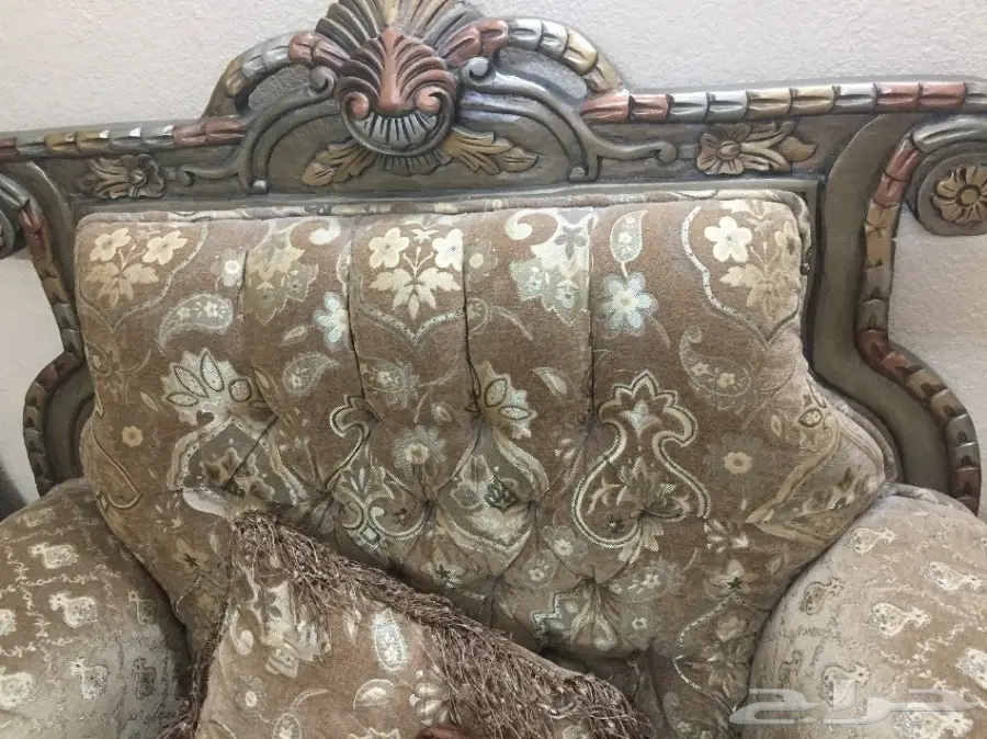 كنب كلاسيكي فاخر و أثاث شقة نظيف للبيع (image 3)