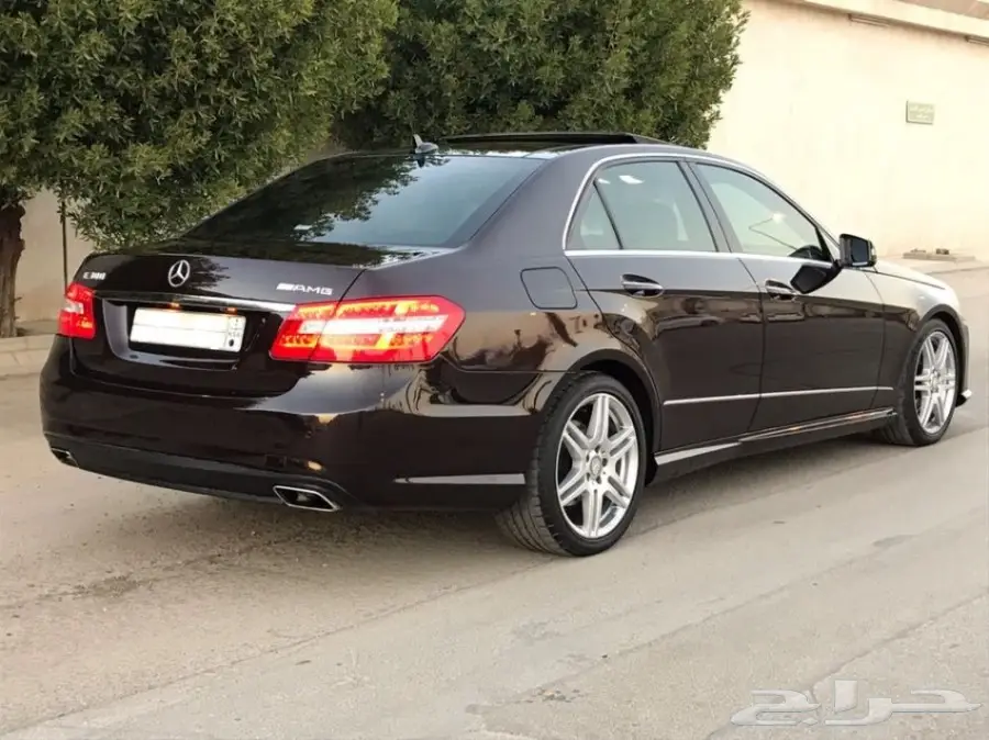 مرسيدس بانوراما E300 جفالي كت AMG 2011 (image 4)