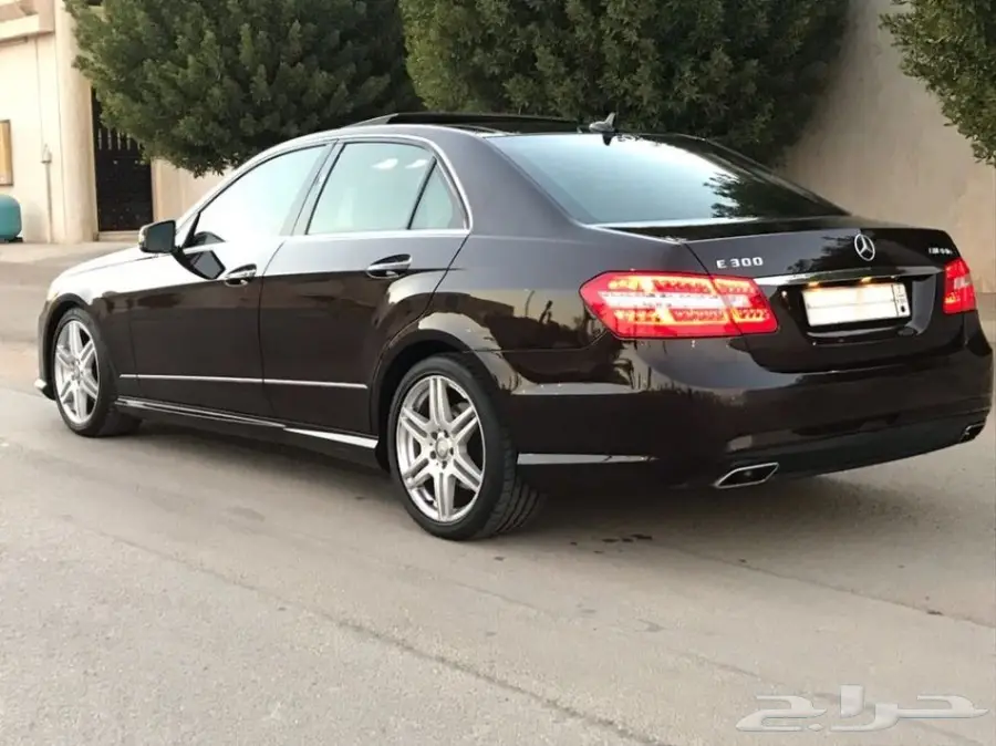 مرسيدس بانوراما E300 جفالي كت AMG 2011 (image 9)