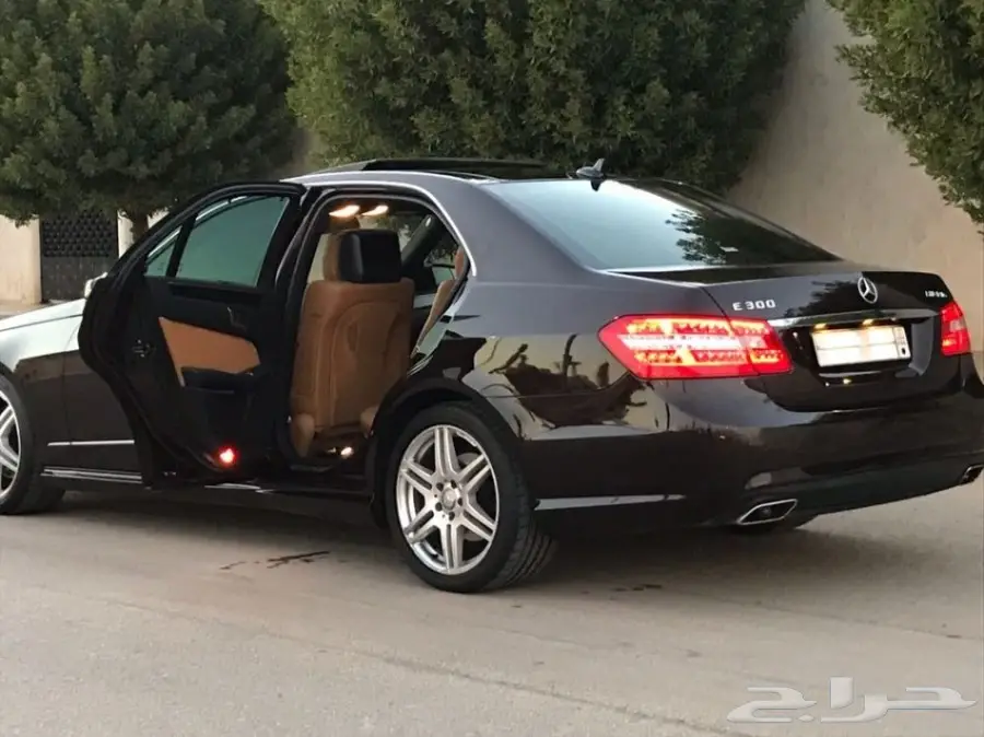 مرسيدس بانوراما E300 جفالي كت AMG 2011 (image 11)