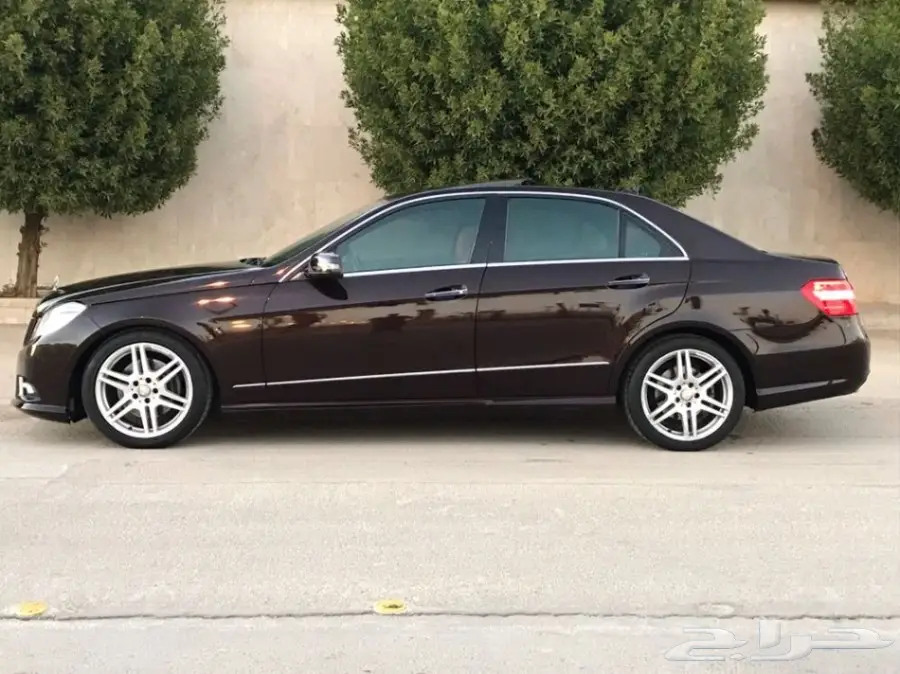 مرسيدس بانوراما E300 جفالي كت AMG 2011 (image 20)