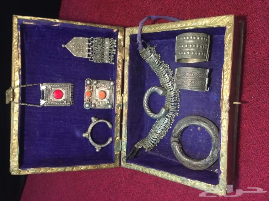 فضة قديمة تراث 