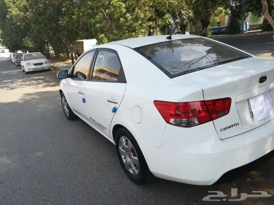 للبيع كيا سيراتو  2012  (image 2)