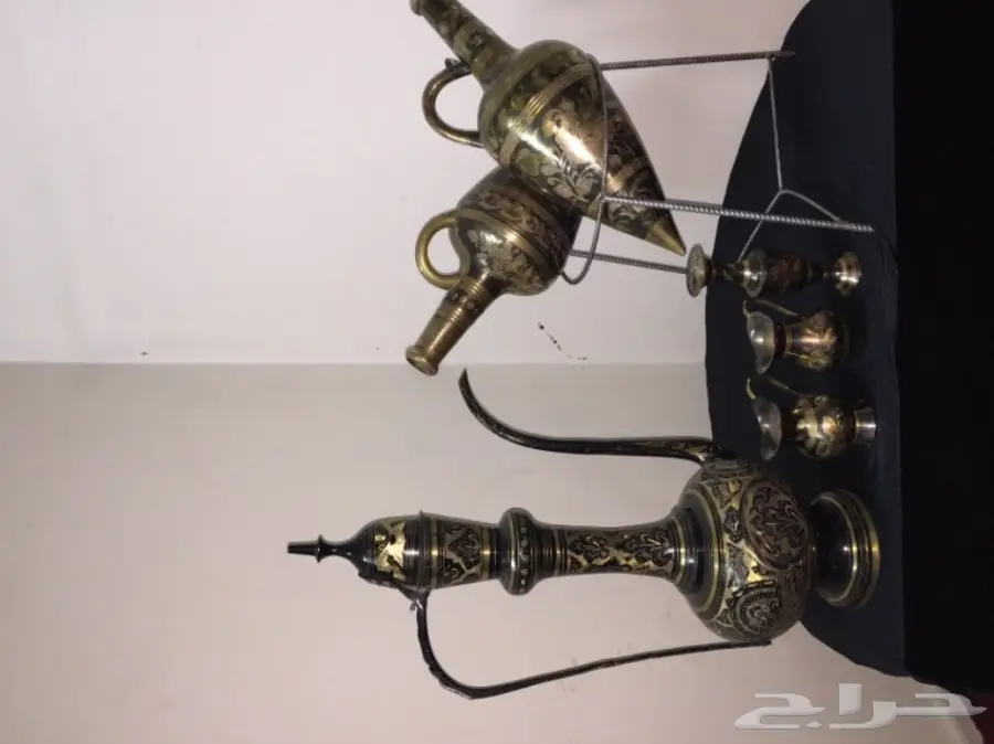 تحف نحاس قديمة مخزنه