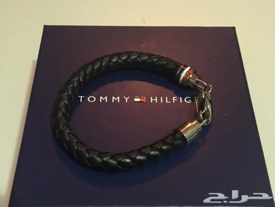 سوارة ماركة تومي هيلفجر