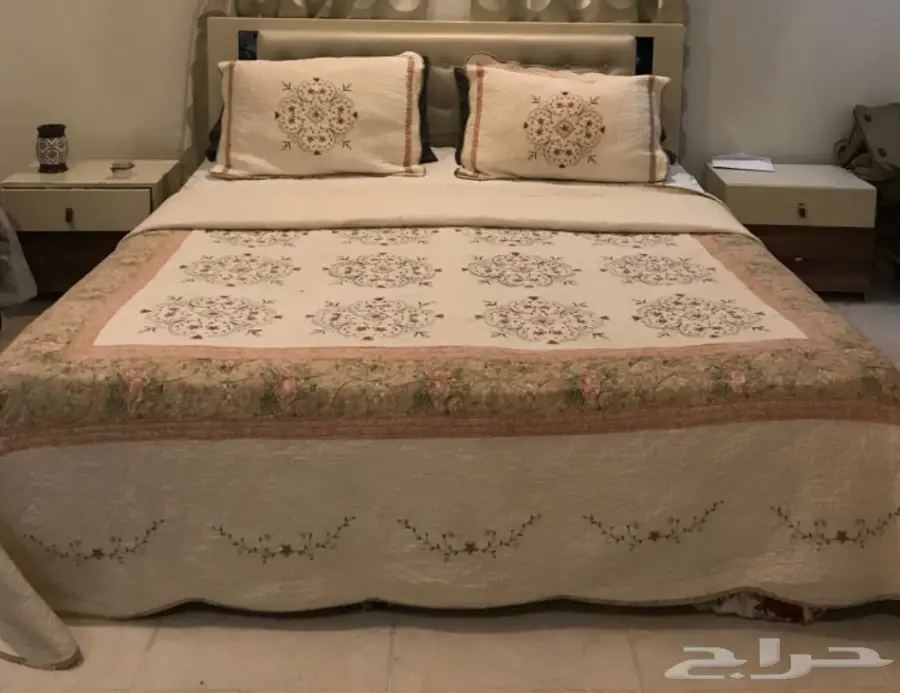 سرير نفرين للبيع