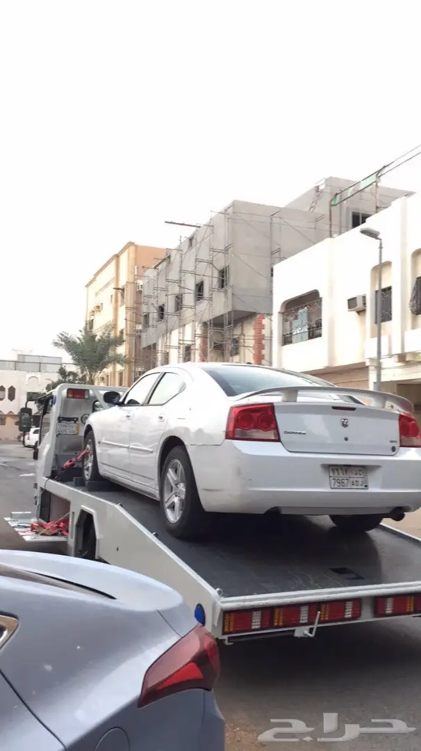 سطحه لنقل السيارات داخل وخارج جدة 