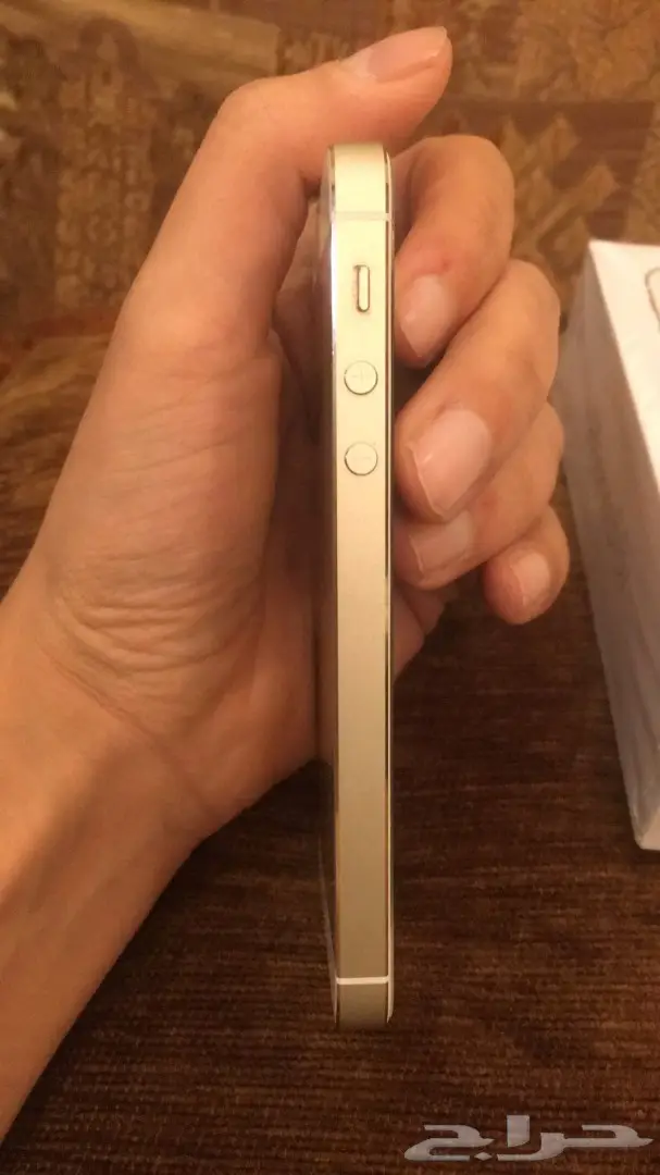 ايفون 5S ذهبي 16 قيقا - كالجديد! (image 1)