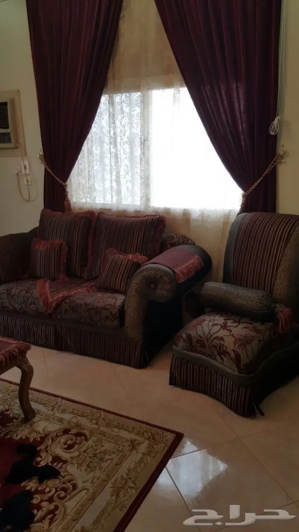 للبيع طقمين كنب شبه جديد (image 3)