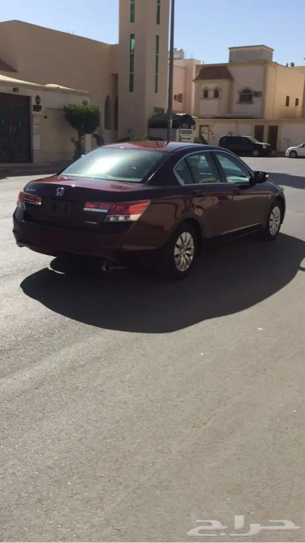للبيع هوندا اكورد موديل 2012 استاندر  (image 4)