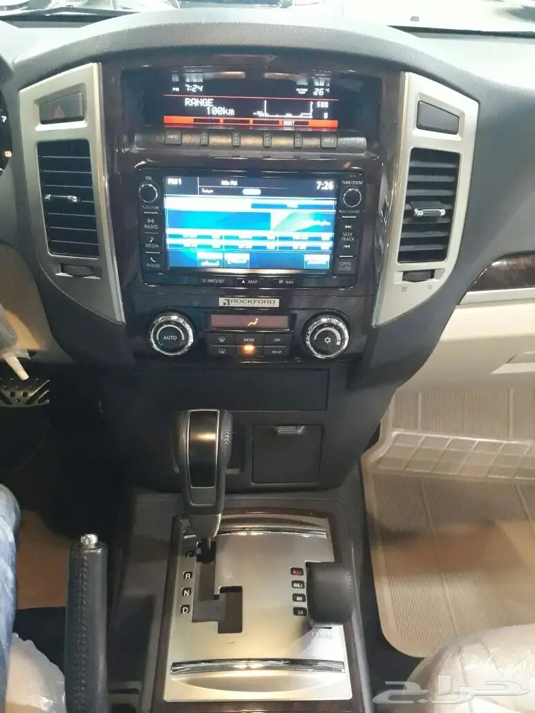 باجيرو 2017 مكينه3.8 شبه جديد  (image 11)