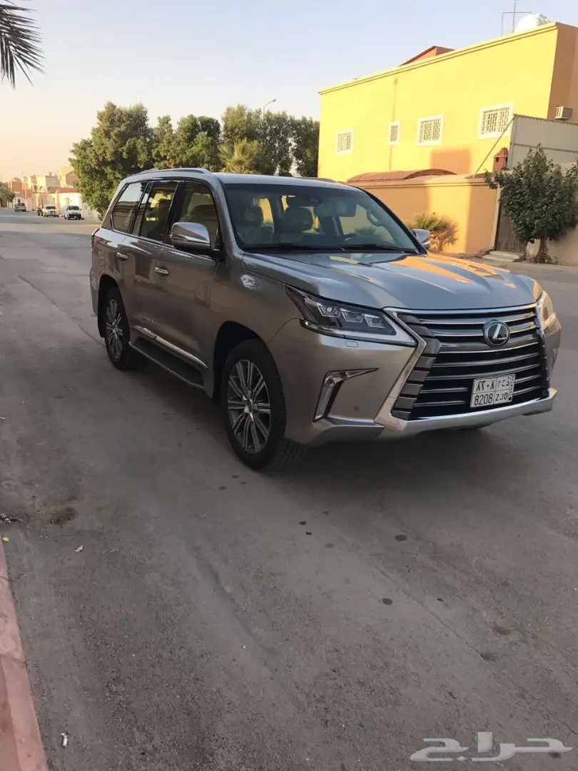 لكزس 2017 بريمي - فرصة ذهبية! (image 3)