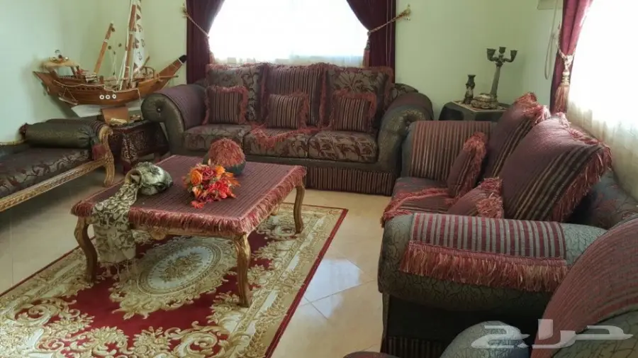 للبيع طقمين كنب شبه جديد (image 4)