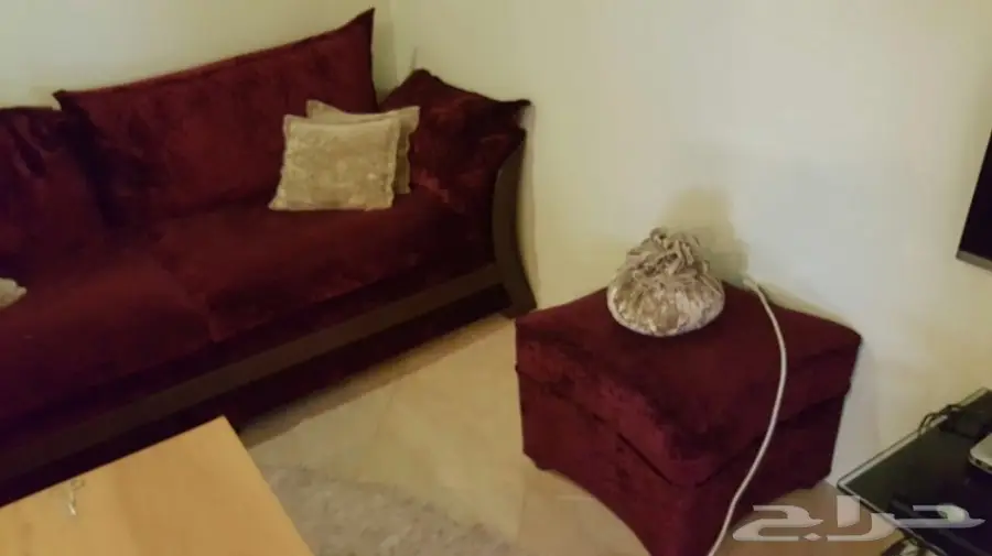 للبيع طقمين كنب شبه جديد (image 6)