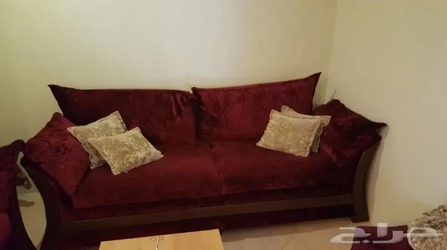 للبيع طقمين كنب شبه جديد (image 7)