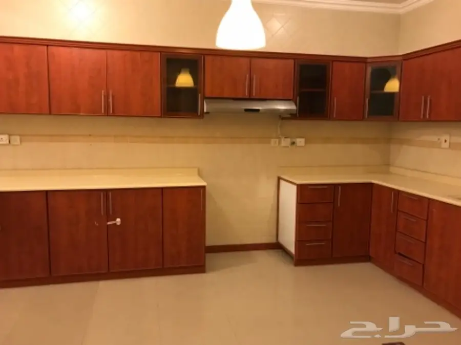 للبيع  مطبخ   3 مكيفات وندو 2 طن (image 1)