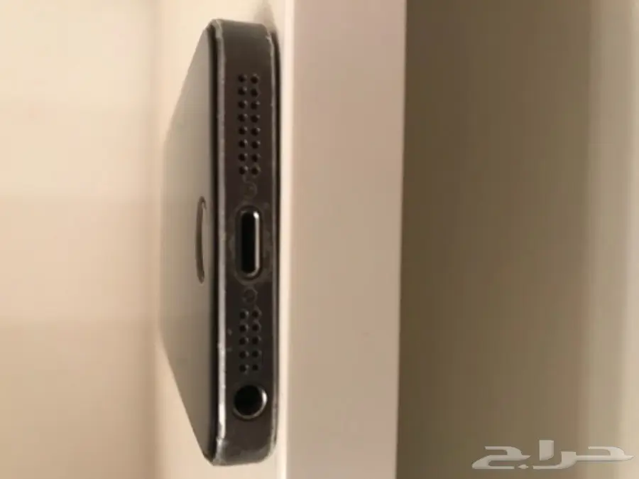 للبيع ايفون 5s   و وبلاك بيري Q10 