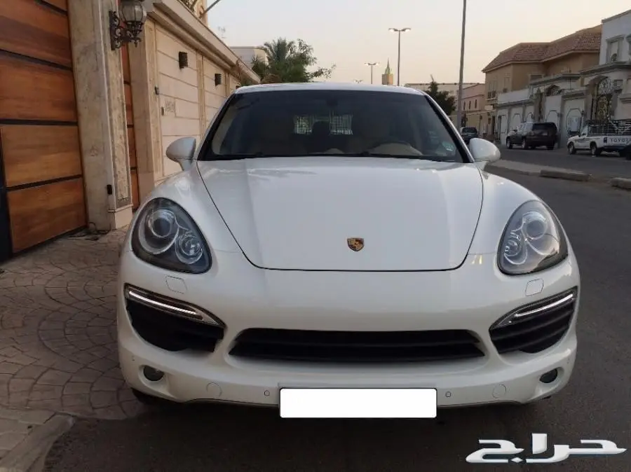 بورش كايين اس 2011 فل كااامل ابيض (image 2)