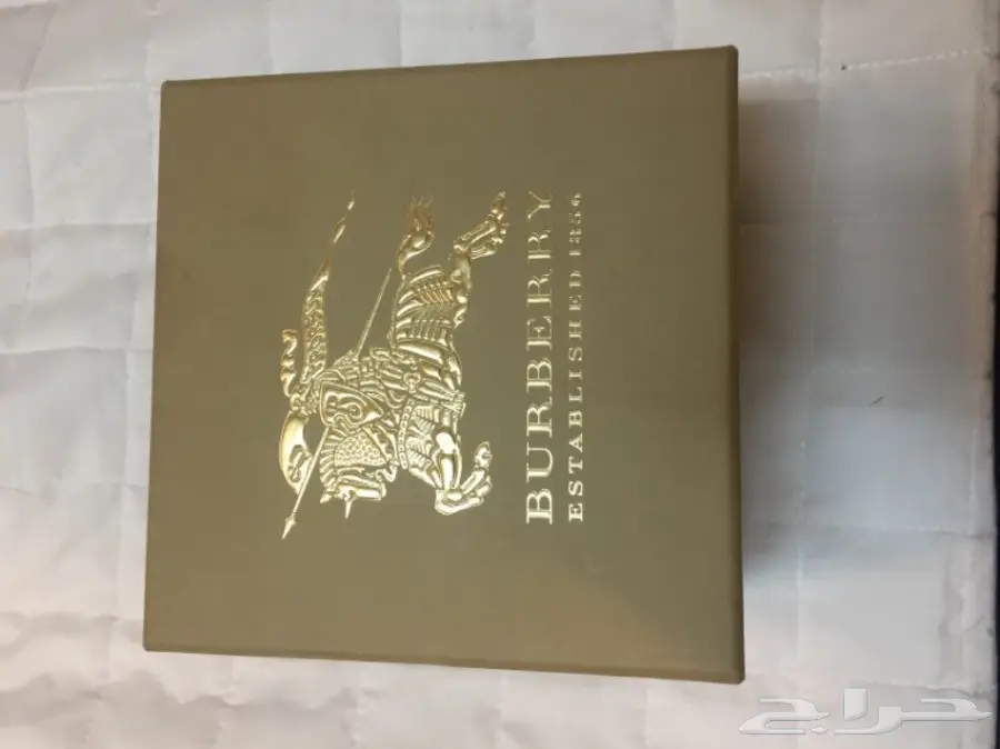 للبيع ساعة بربري اصليه جديده