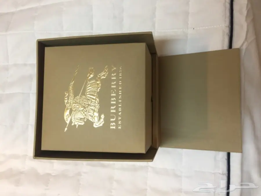 للبيع ساعة بربري اصليه جديده (image 1)