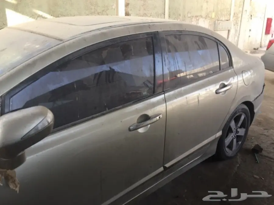هوندا سيفيك فول كامل للبيع فيها صدمه خفيفه  (image 5)