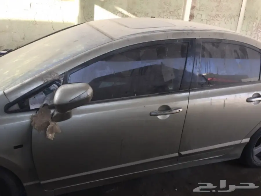هوندا سيفيك فول كامل للبيع فيها صدمه خفيفه  (image 9)